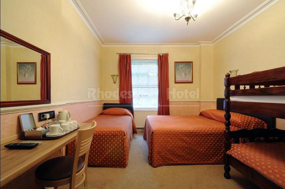 Rhodes Hotel London Exterior photo