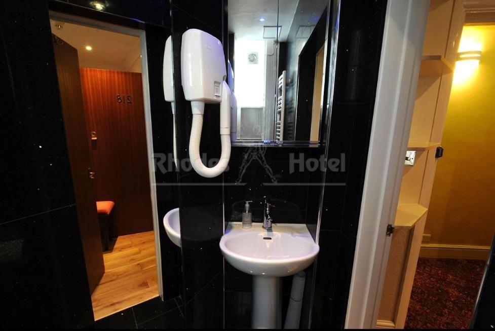 Rhodes Hotel London Exterior photo