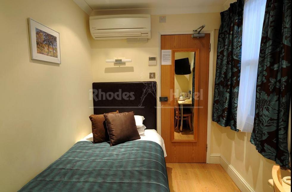 Rhodes Hotel London Exterior photo